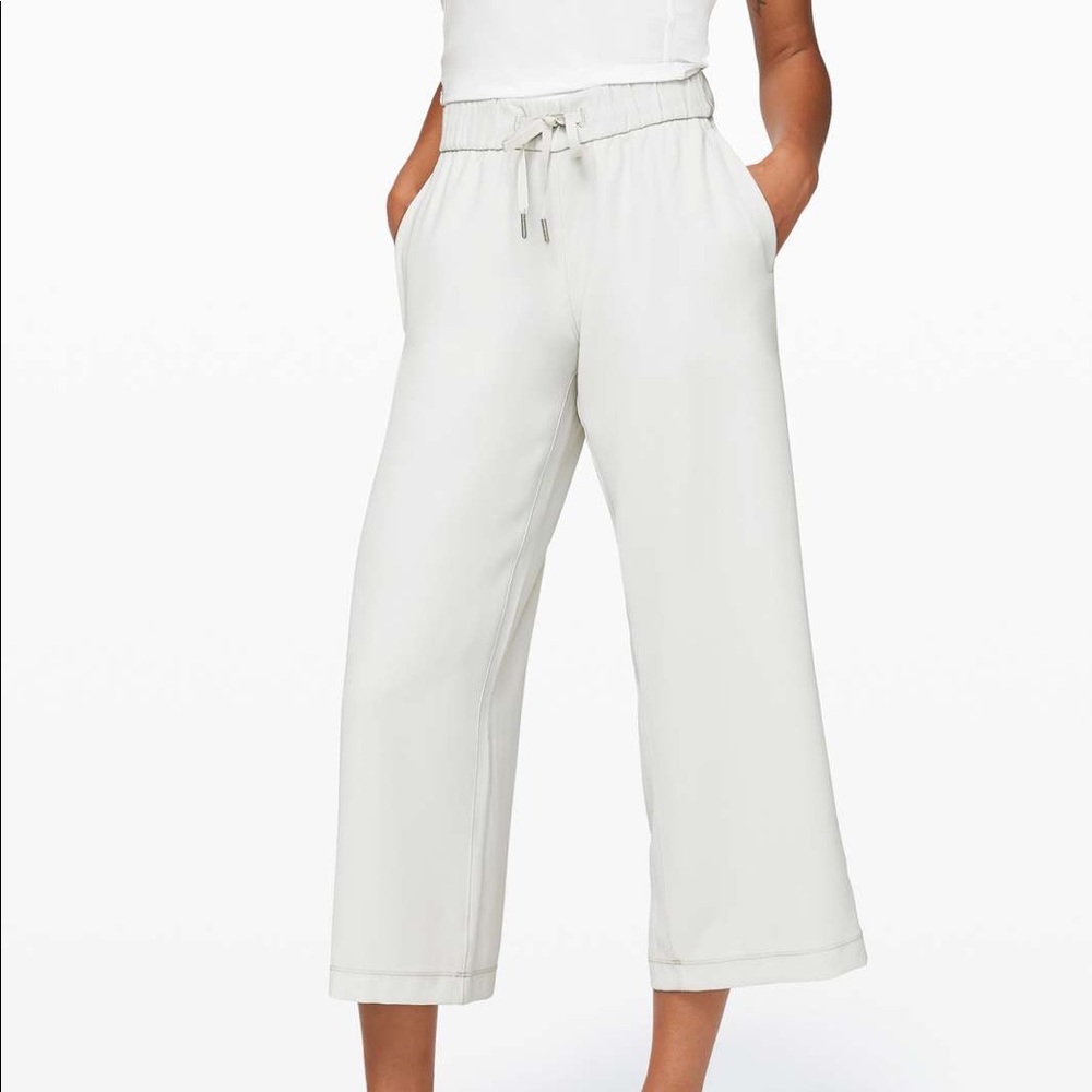 Lululemon On The Fly 7/8 wide-leg pants